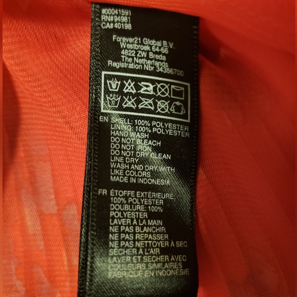 Forever 21 Pleated Strapless Summer Dress - Picture 4 of 4